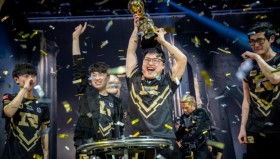 369手腕伤势影响LPL上单选手出战，电竞伤病引发战队战术调整，季后赛关键比赛临阵换将