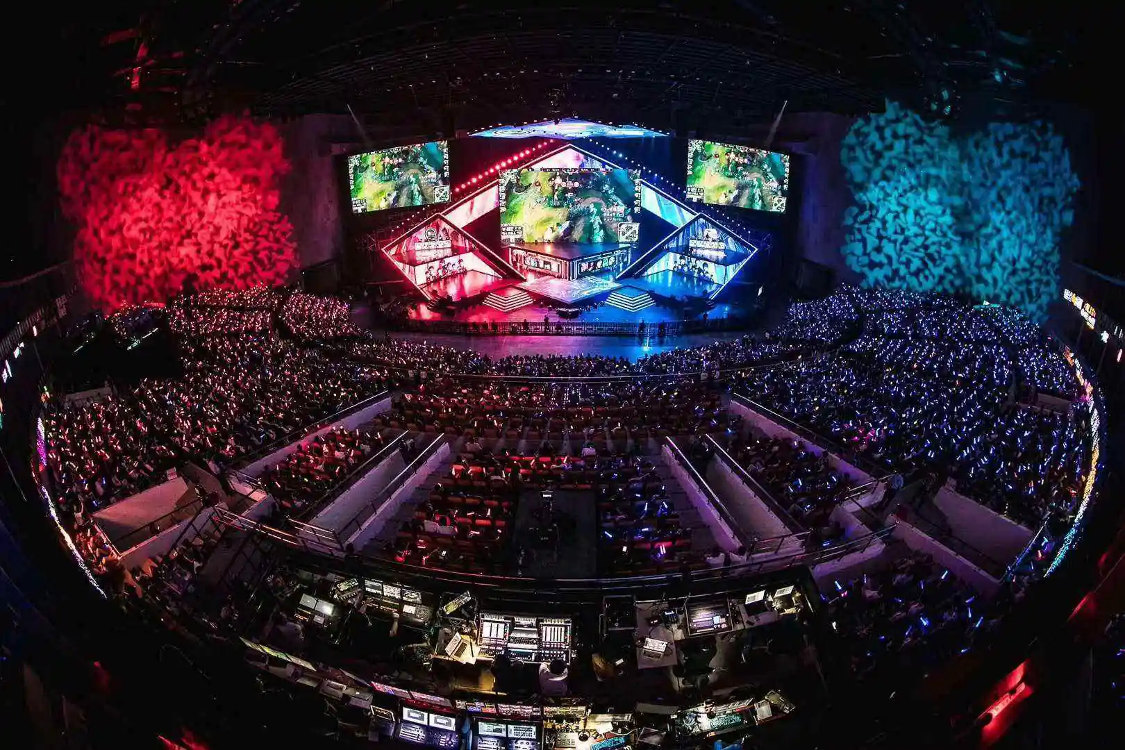 TES战队黑金队服定妆照拍摄，选手个性POSE对决与花絮趣事全记录-多宝电竞